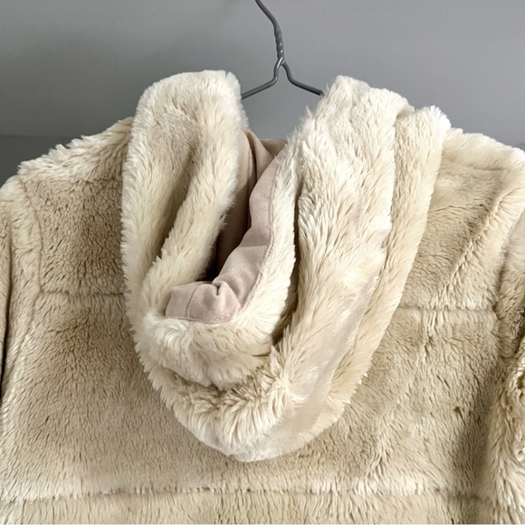 Faux fur coat - Picture 7 of 11